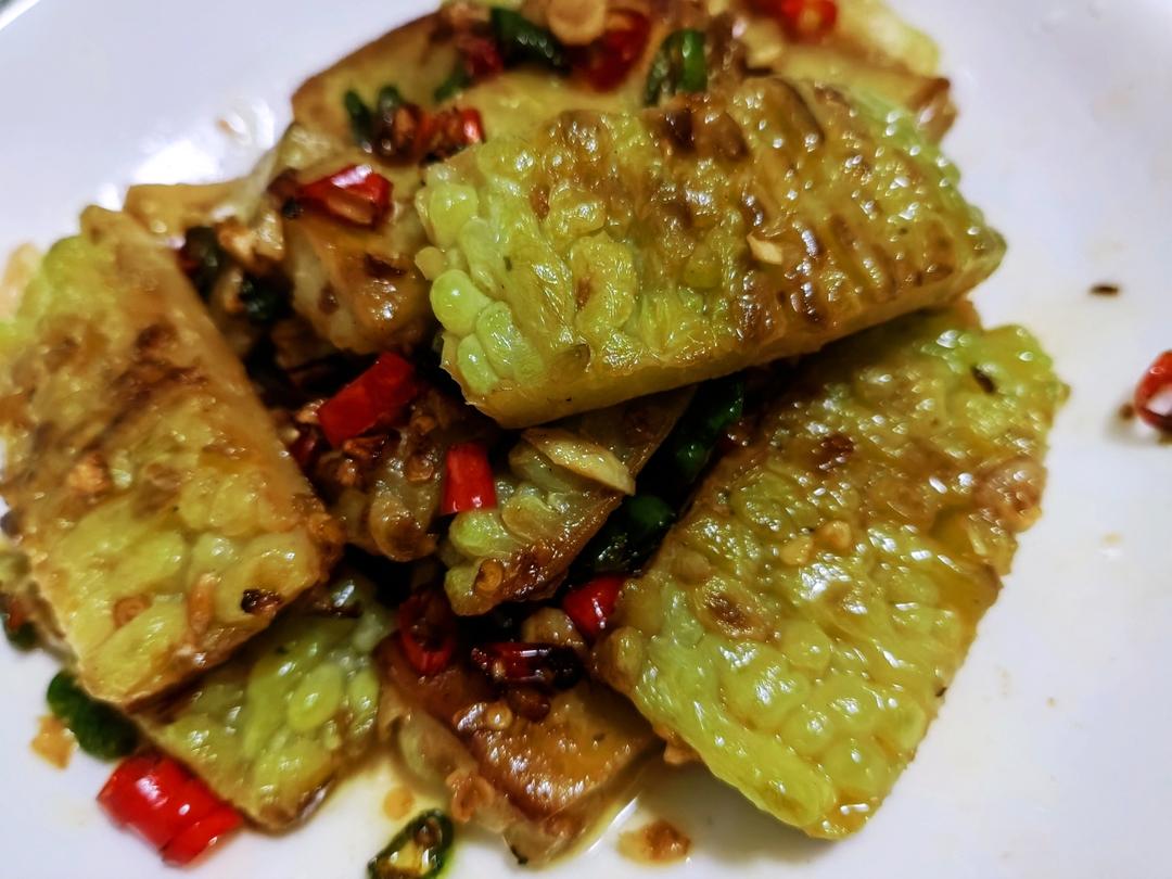 看完就会的美味家常菜-紫苏煎苦瓜