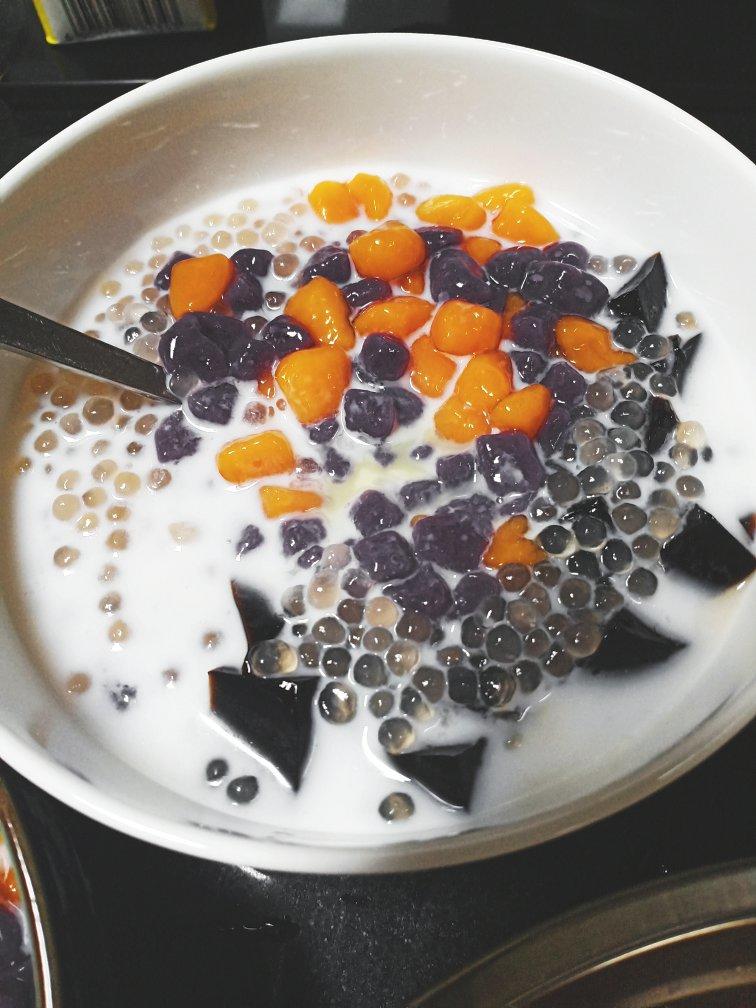 神马炸鸡做的烧仙草芋圆西米露〔详细做法