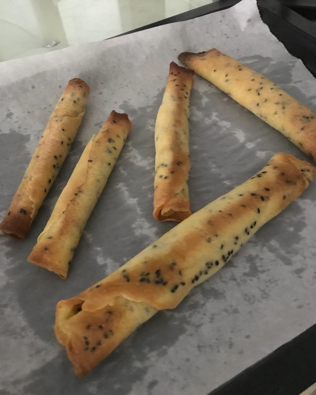 鸡蛋卷，平底锅就能做，酥到掉渣