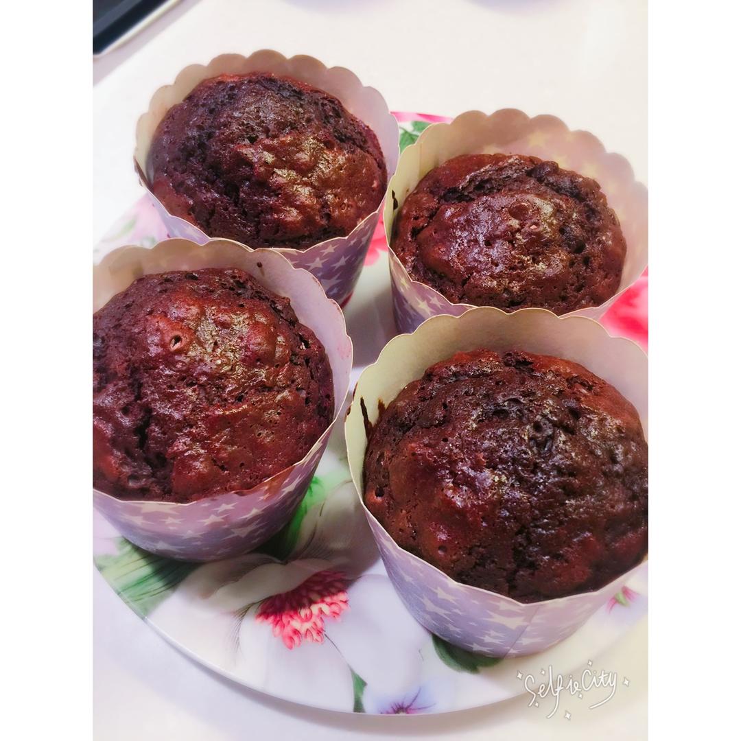 君之配方杯子蛋糕中最美味的一款25分钟搞定的美味蛋糕----【巧克力纸杯蛋糕】
