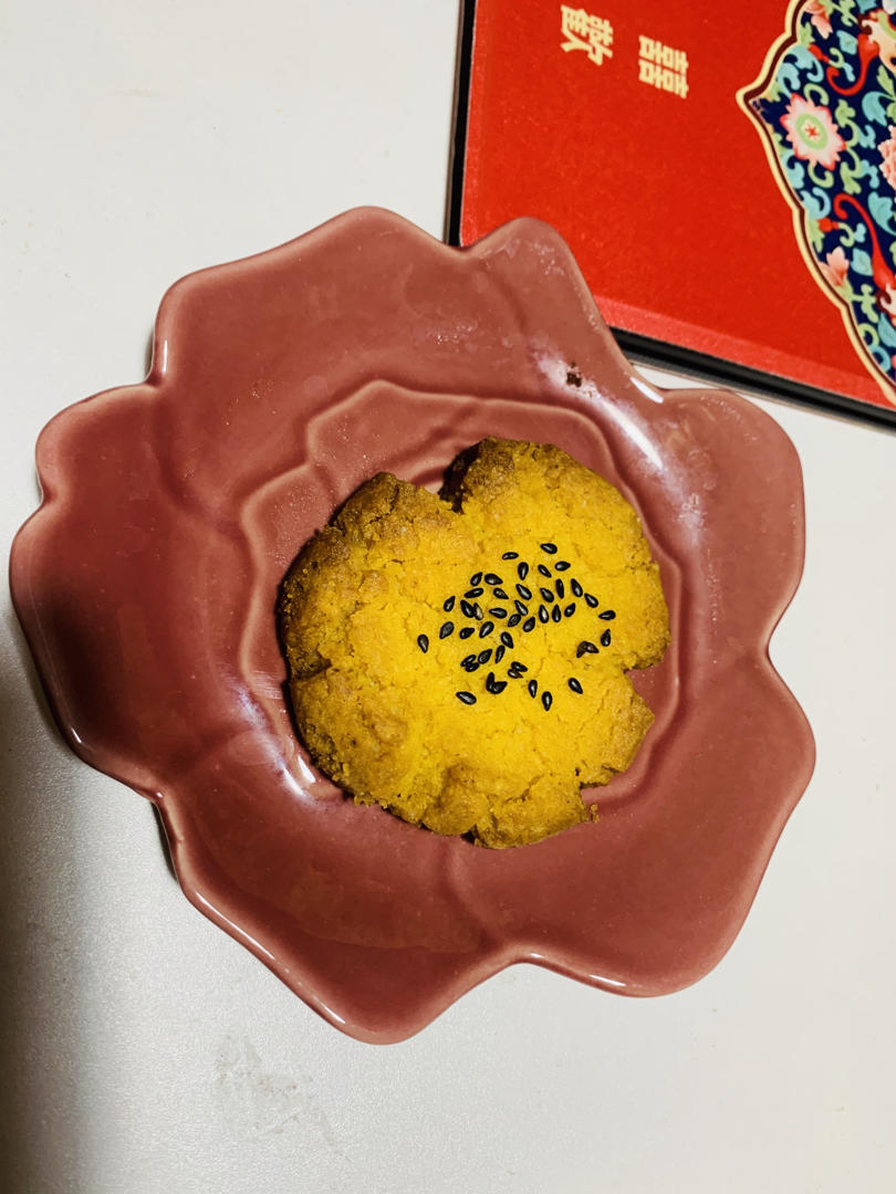 轻轻一按就碎掉的原味桃酥（不输猪油版）