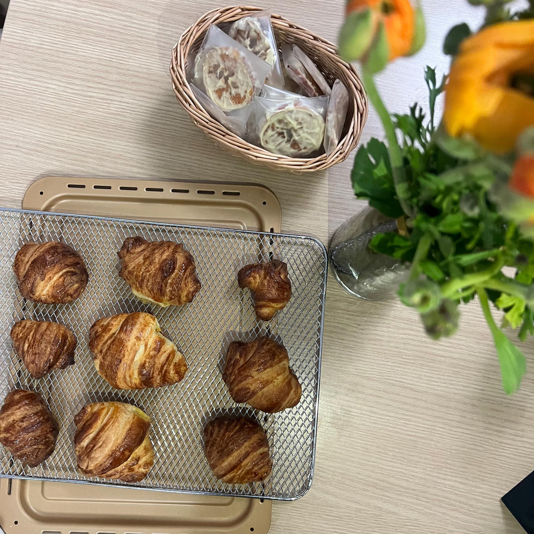 可颂？羊角包？牛角包？我只叫它Croissant！