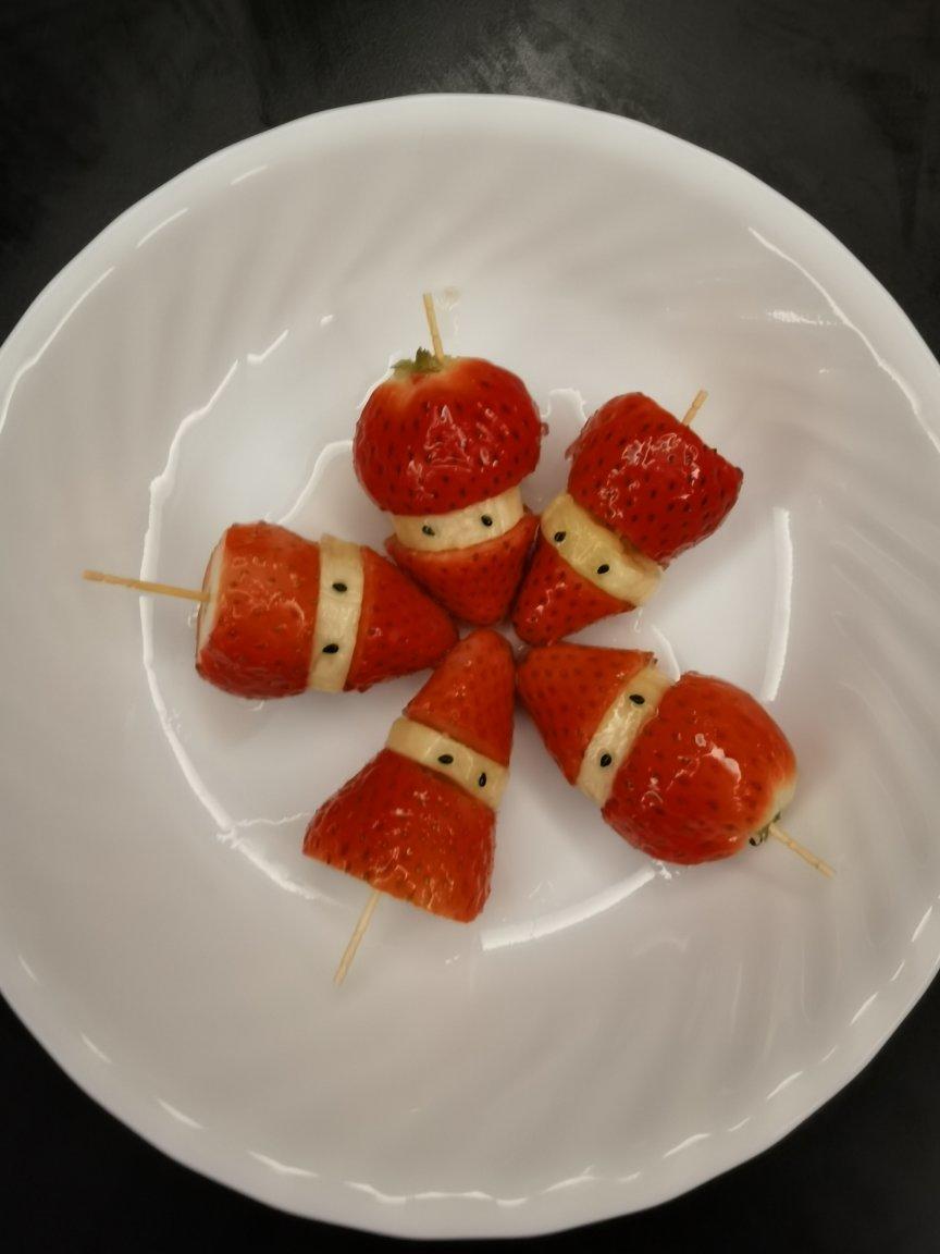 悠01bp做的草莓香蕉圣诞老人冰糖葫芦