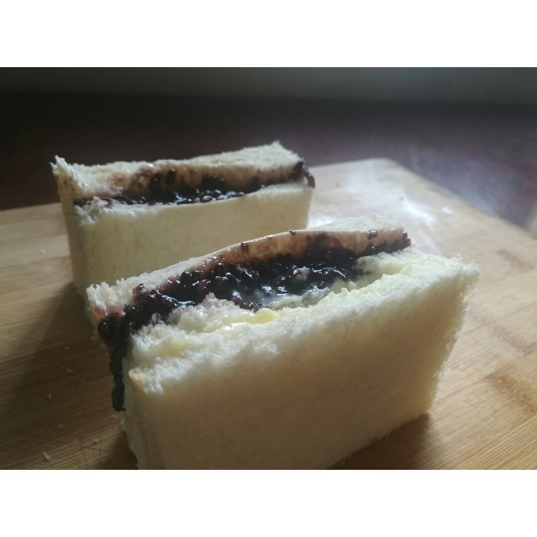 非常好吃的～紫米奶酪包（美味三明治）