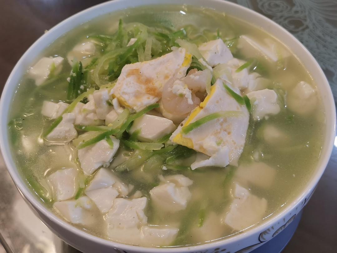 【煎蛋萝卜汤】小红书爆火的黄磊同款菜！鲜甜养胃，10块钱搞定一餐！