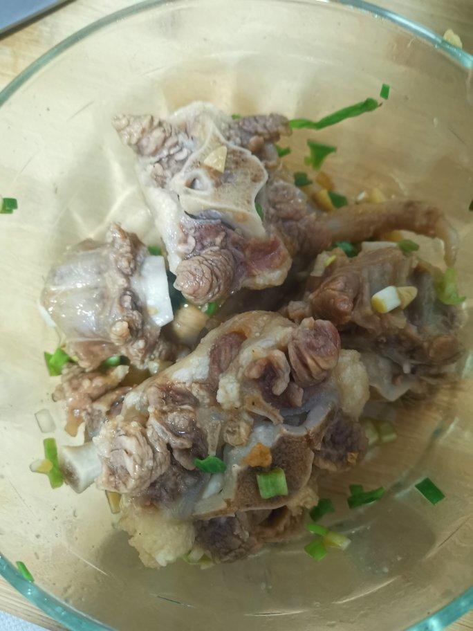 牛尾汤(不仅汤好喝，牛尾更有滋味)