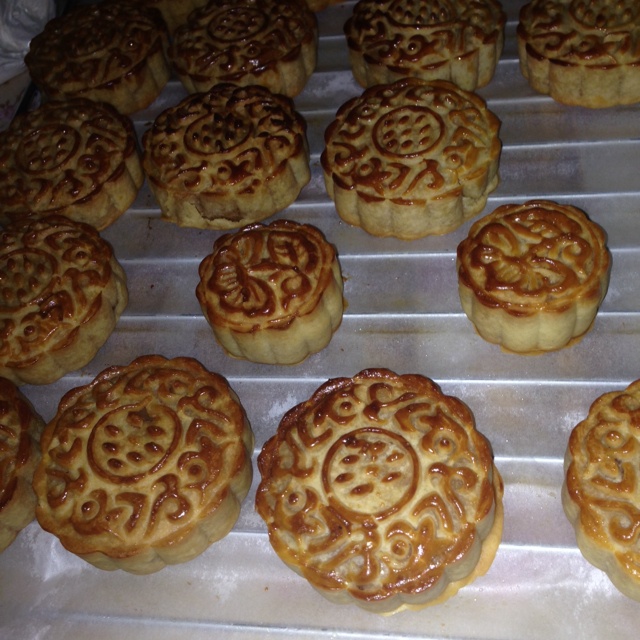 广式月饼——蛋黄莲蓉月饼