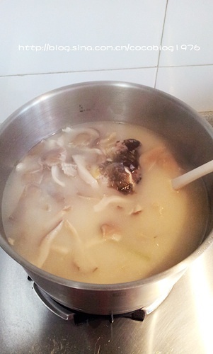奶白鱼头菌汤的做法 步骤6