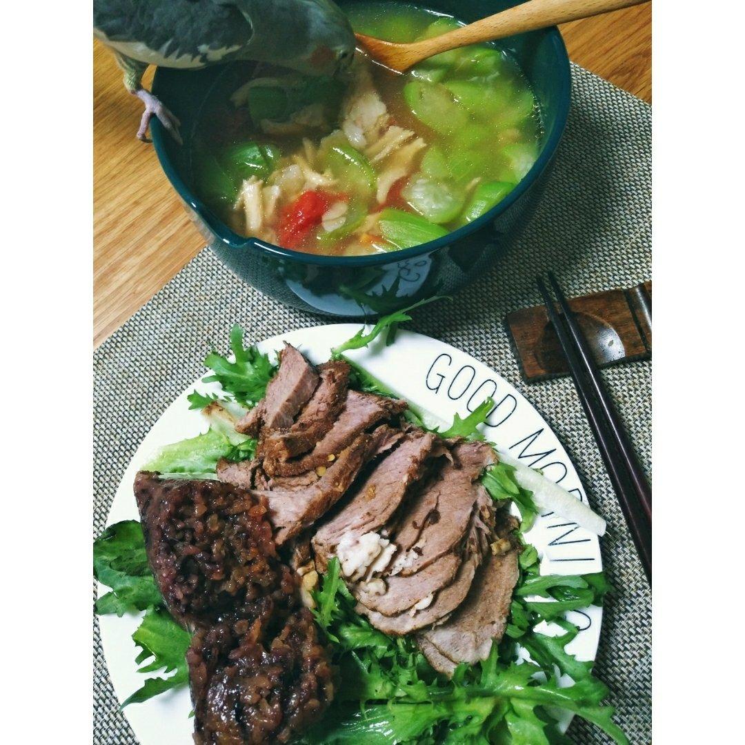 丝瓜鲜菇汤，清淡爽口夏日必备