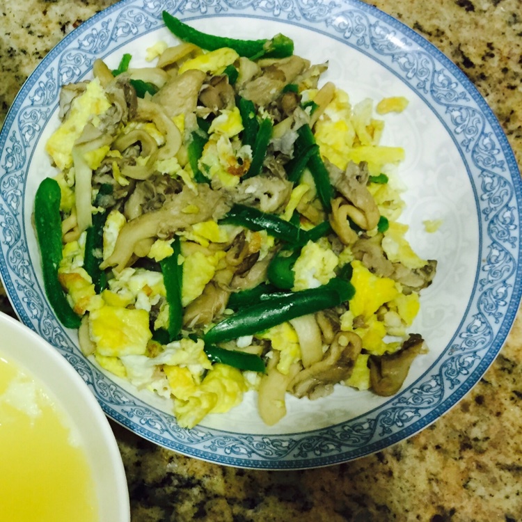 平菇青椒炒蛋
