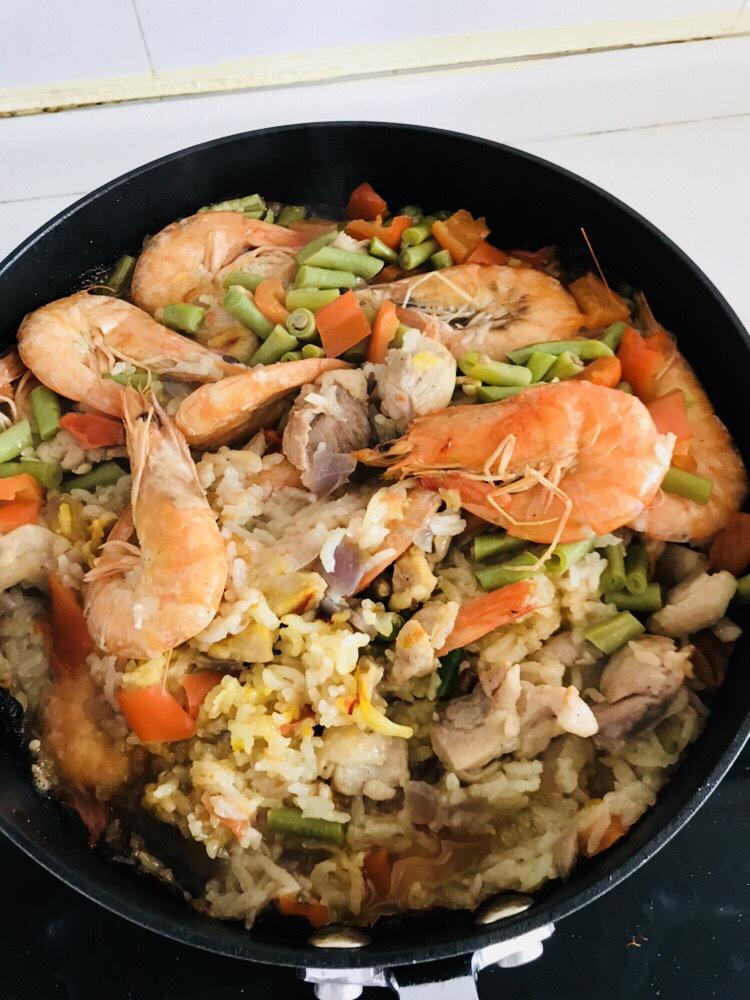 来一份全熟版的西班牙海鲜饭的做法