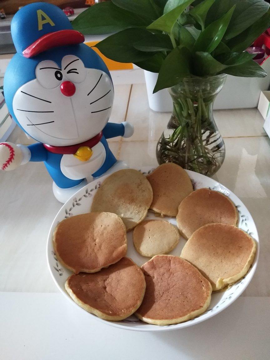 【减脂早餐】无油香蕉松饼（超简单）