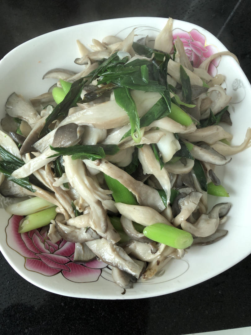 家常青蒜苗炒蘑菇