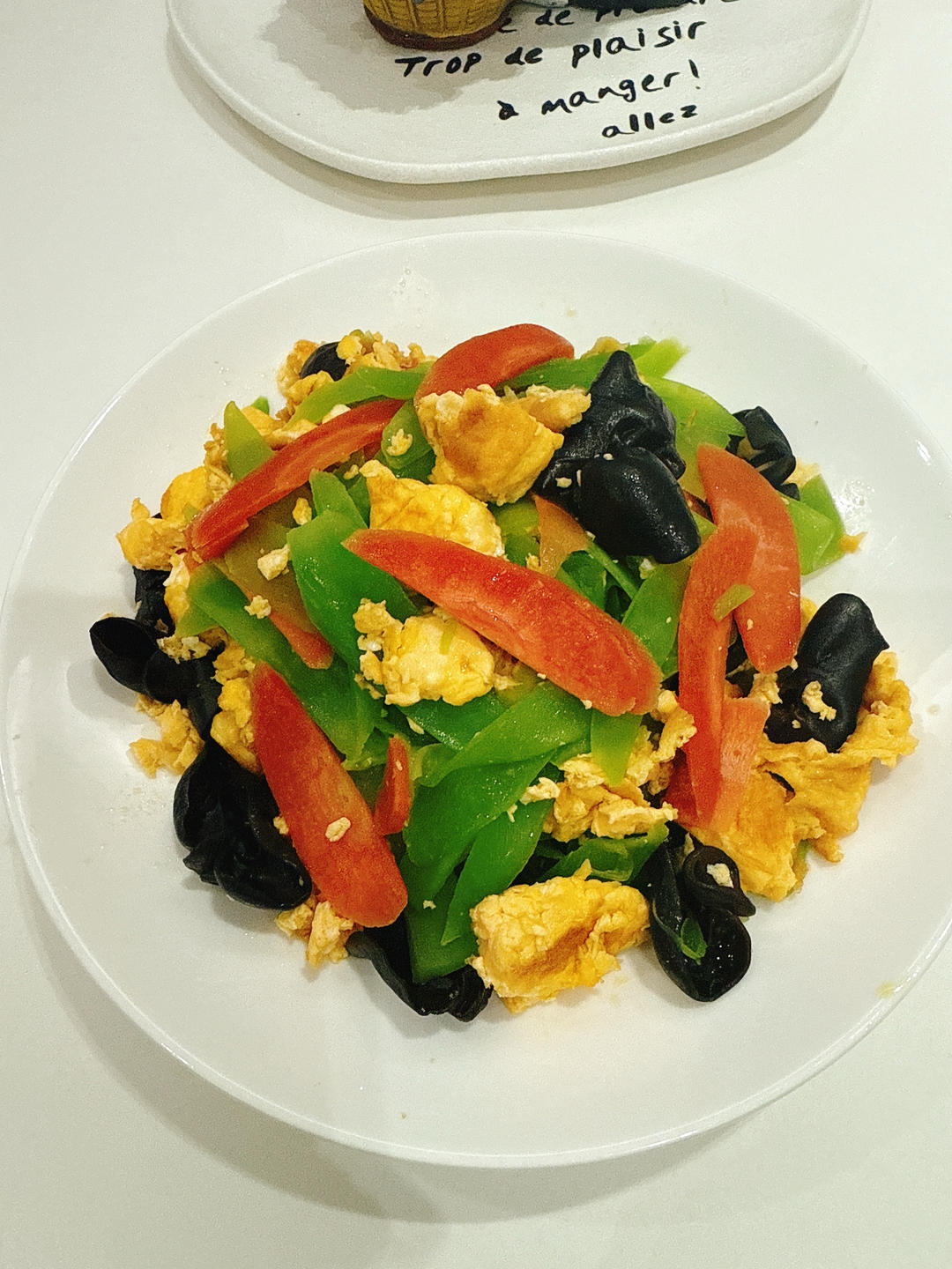 小美莴笋胡萝卜木耳炒鸡蛋