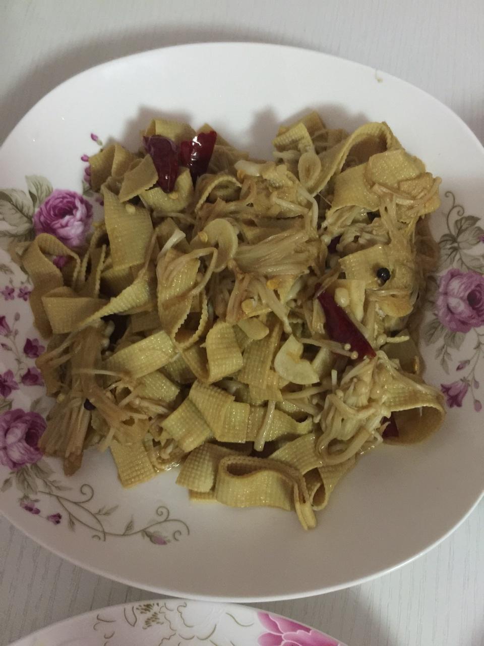 金针菇烩千张丝[下饭神器]