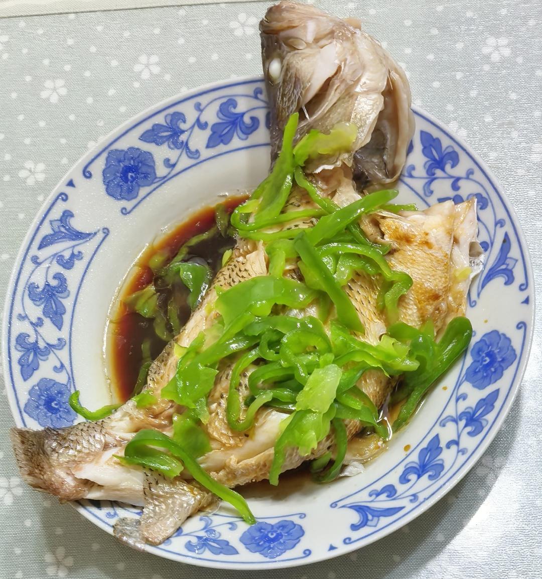 10分钟做 清蒸鲈鱼 （附切鱼图解）