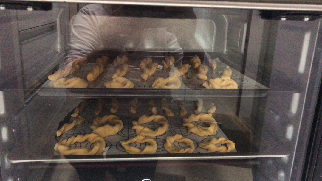 适合5到6个月小宝宝的磨牙棒，无油无蛋黄无糖，硬性饼干