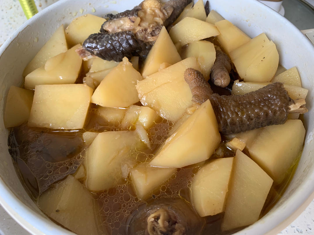 土豆炖鸡爪（软烂）