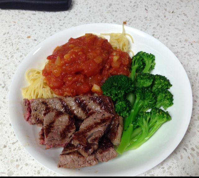 黑椒牛排（配土豆/鸡蛋，意面/蔬菜）
