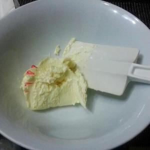 黄油奶油霜裱花的做法 步骤8