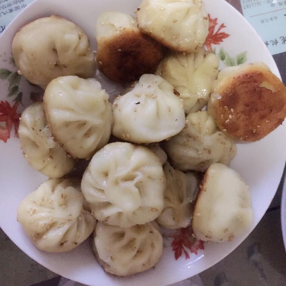 咸蛋黄鲜肉生煎包