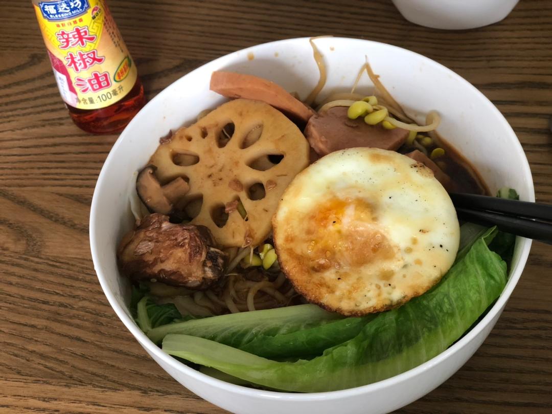红烧排骨面