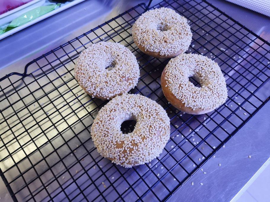 芝麻蒜香贝果  鲜大蒜贝果