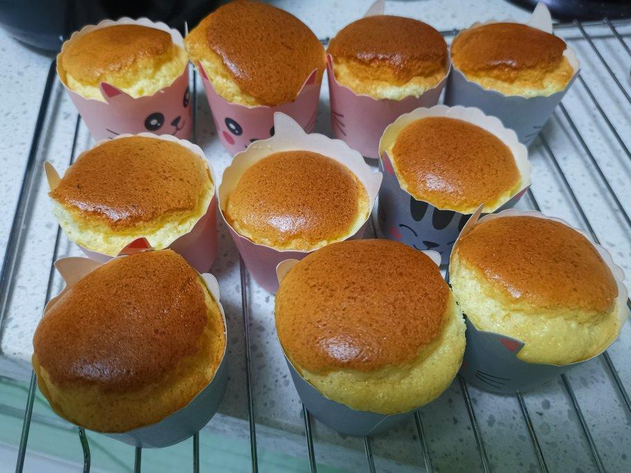 不塌陷不回缩不凹底的炼乳纸杯蛋糕