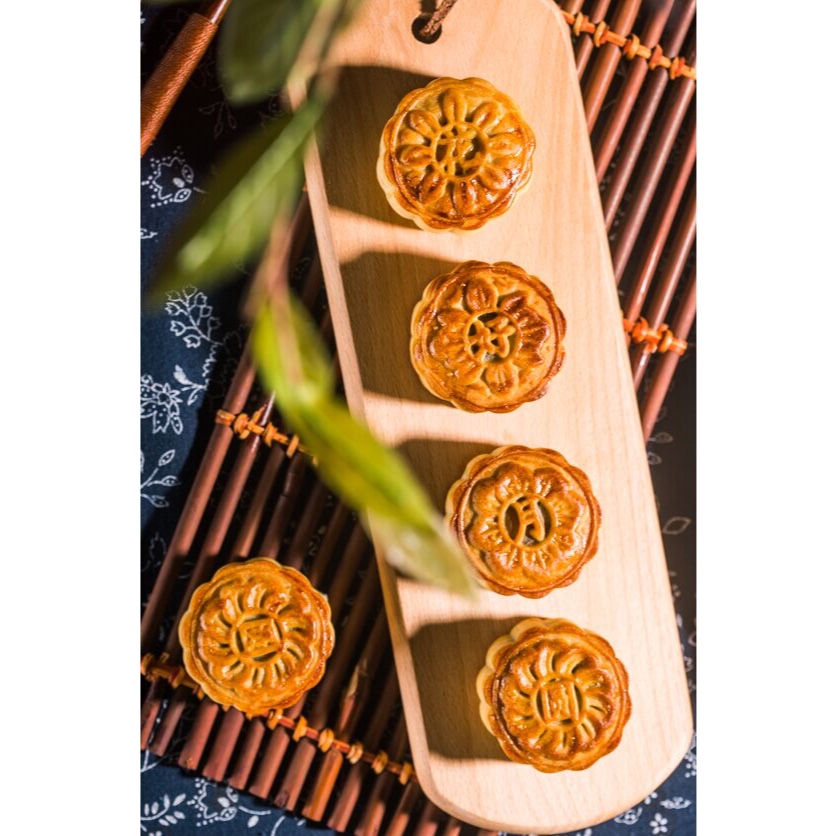 广式月饼——蛋黄莲蓉月饼