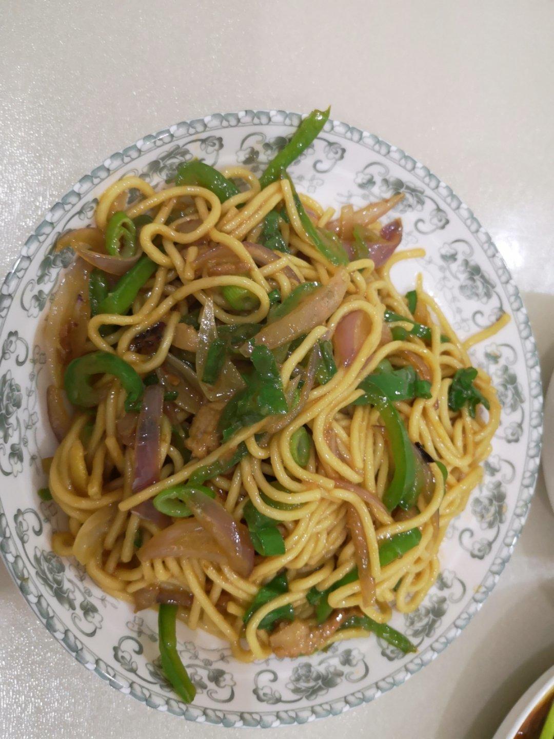 肉丝包菜炒面（学会能去开店）