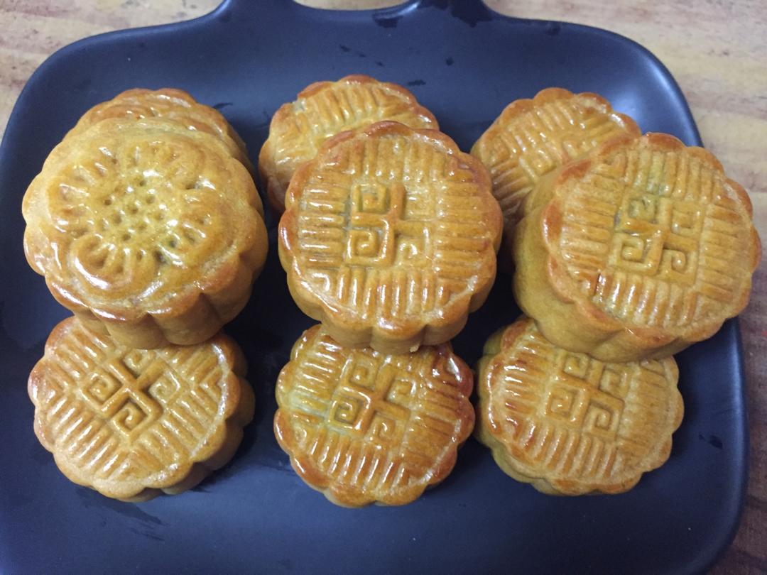 广式月饼——蛋黄莲蓉月饼