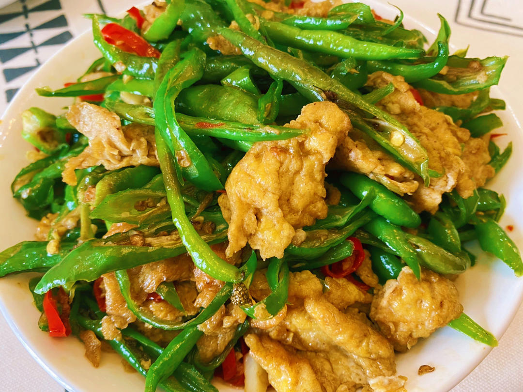 五分钟炒个能吃两碗饭的辣椒炒鸡蛋