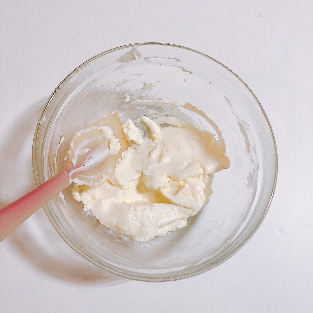 🌸酸奶火龙果纸杯慕斯|春日野餐甜品☀️的做法 步骤3