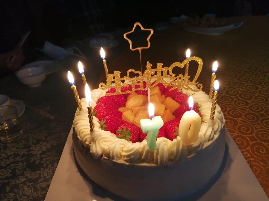 草莓戚风生日蛋糕