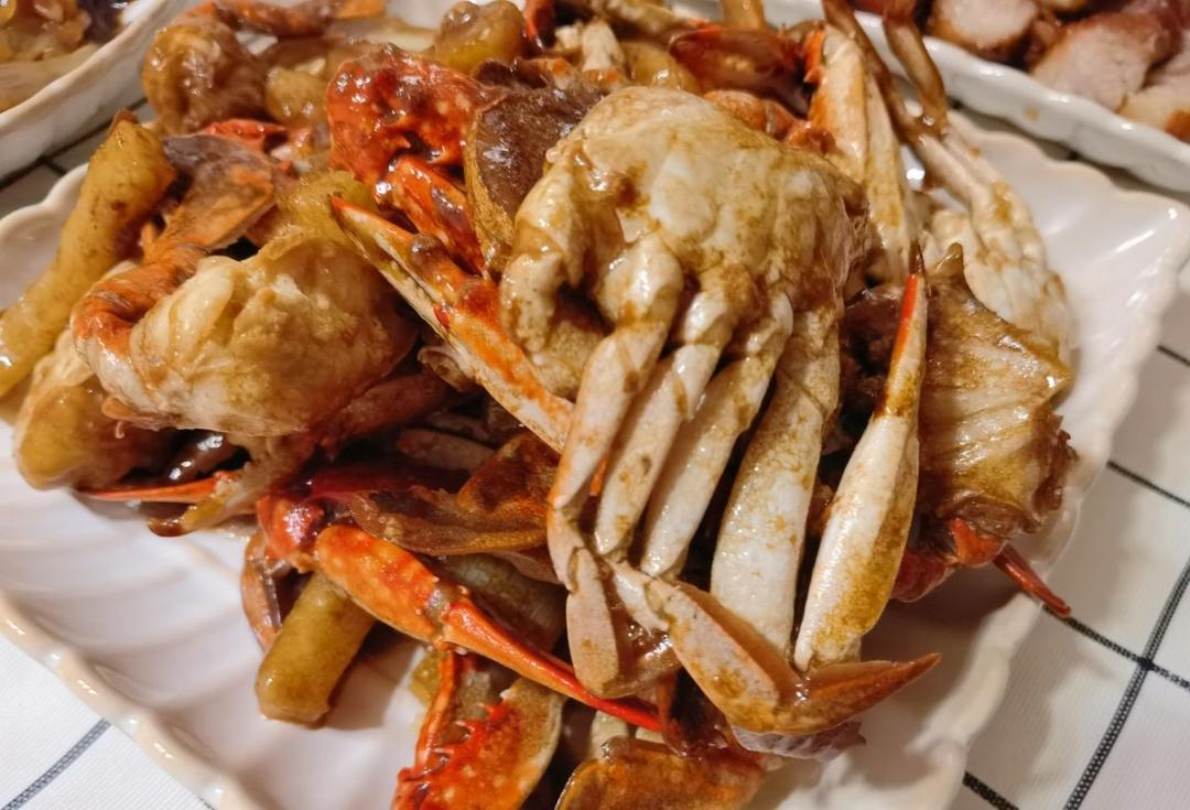 梭子蟹炒年糕～标准的江浙菜