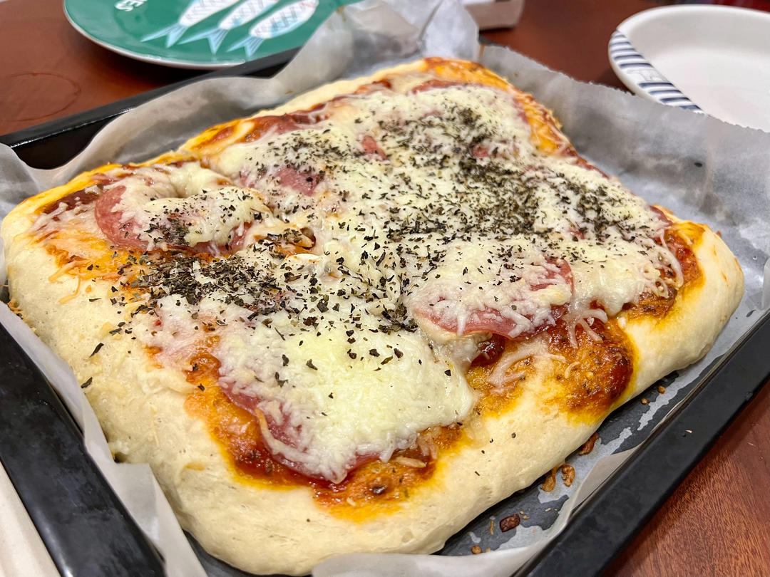 从饼皮开始，烤正宗的玛格丽特披萨