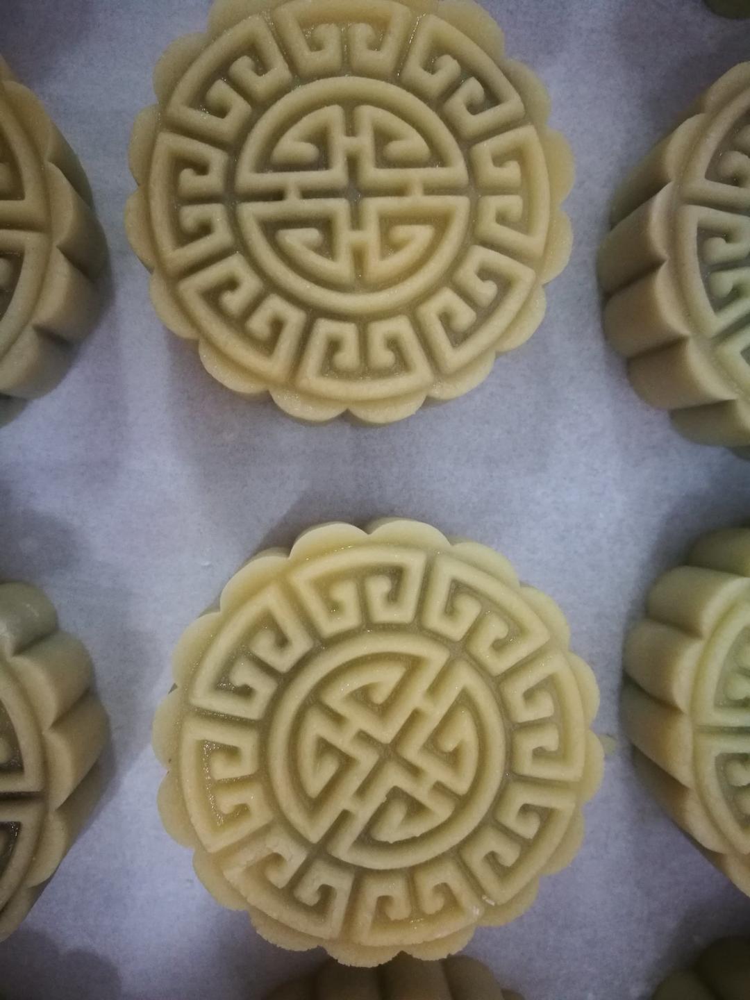 广式月饼－－蛋黄豆沙月饼