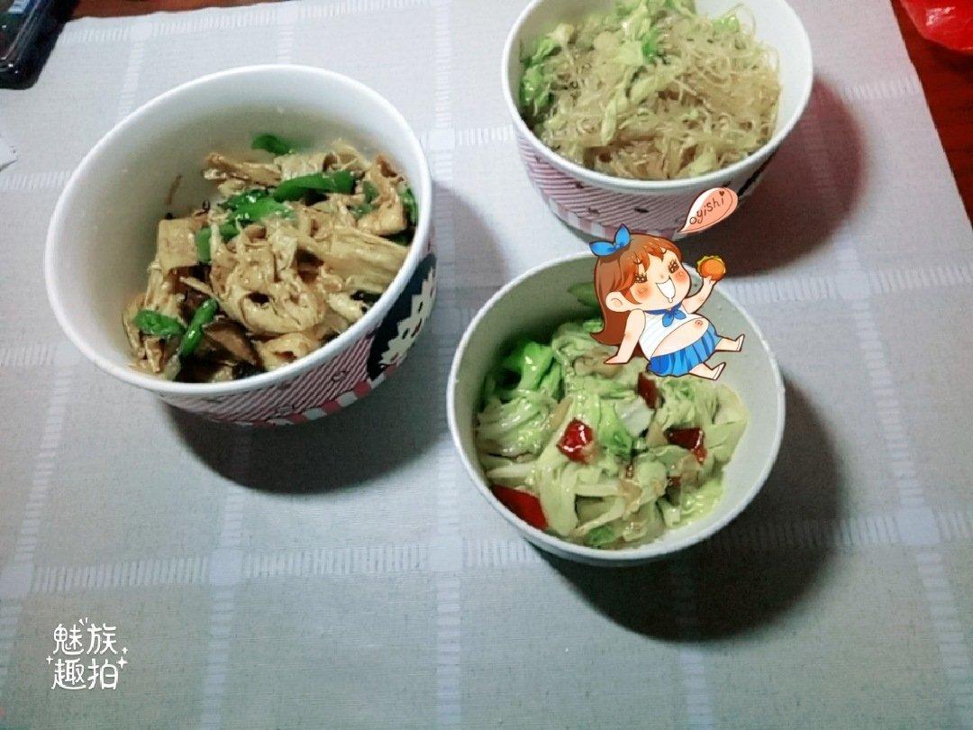 阿婆手撕包菜
