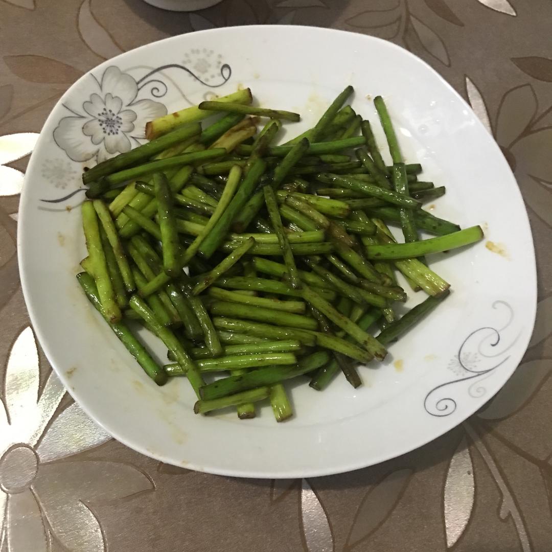 做法简单又下饭的炒蒜苔❗️