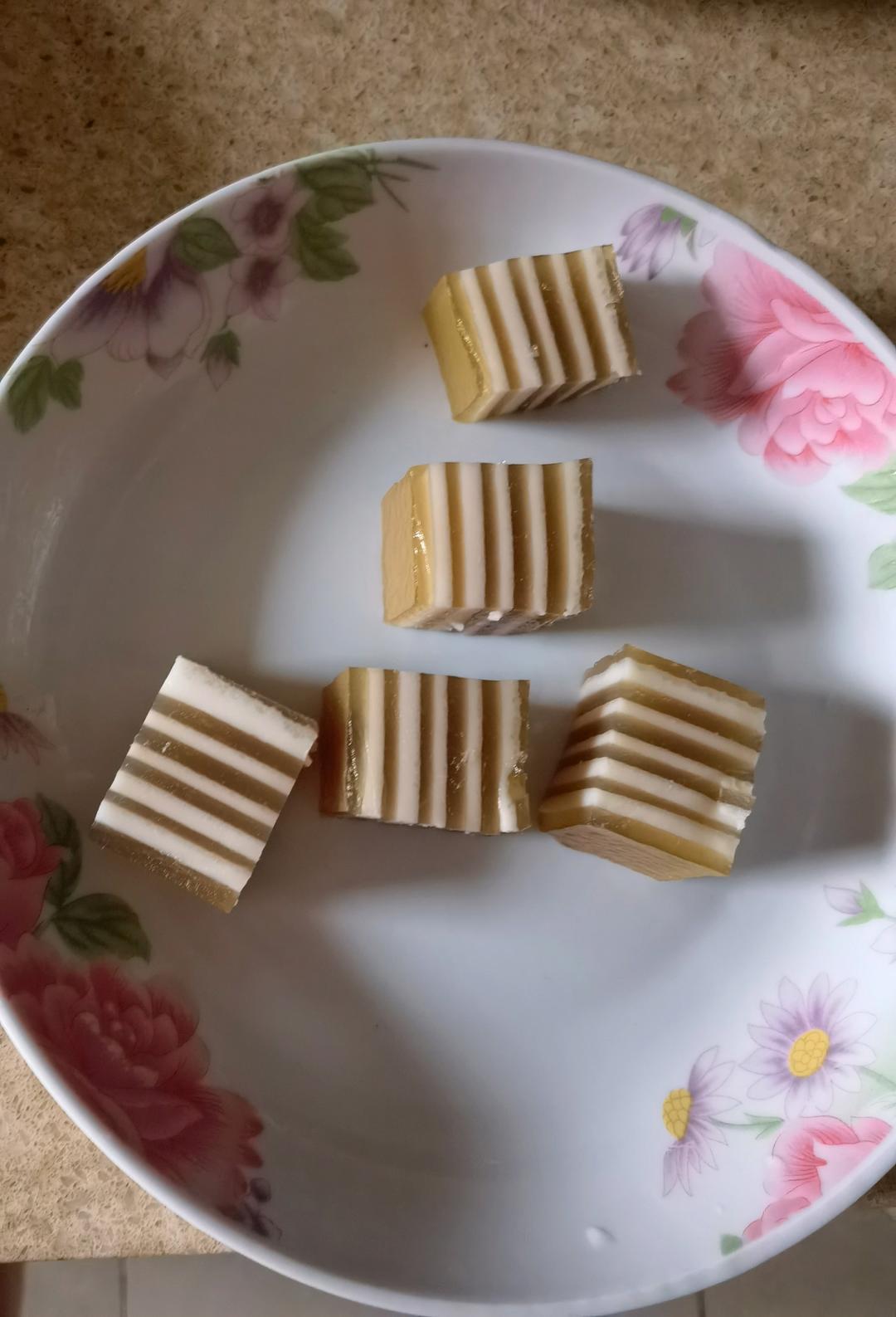 Q弹椰汁千层糕（马蹄糕）
