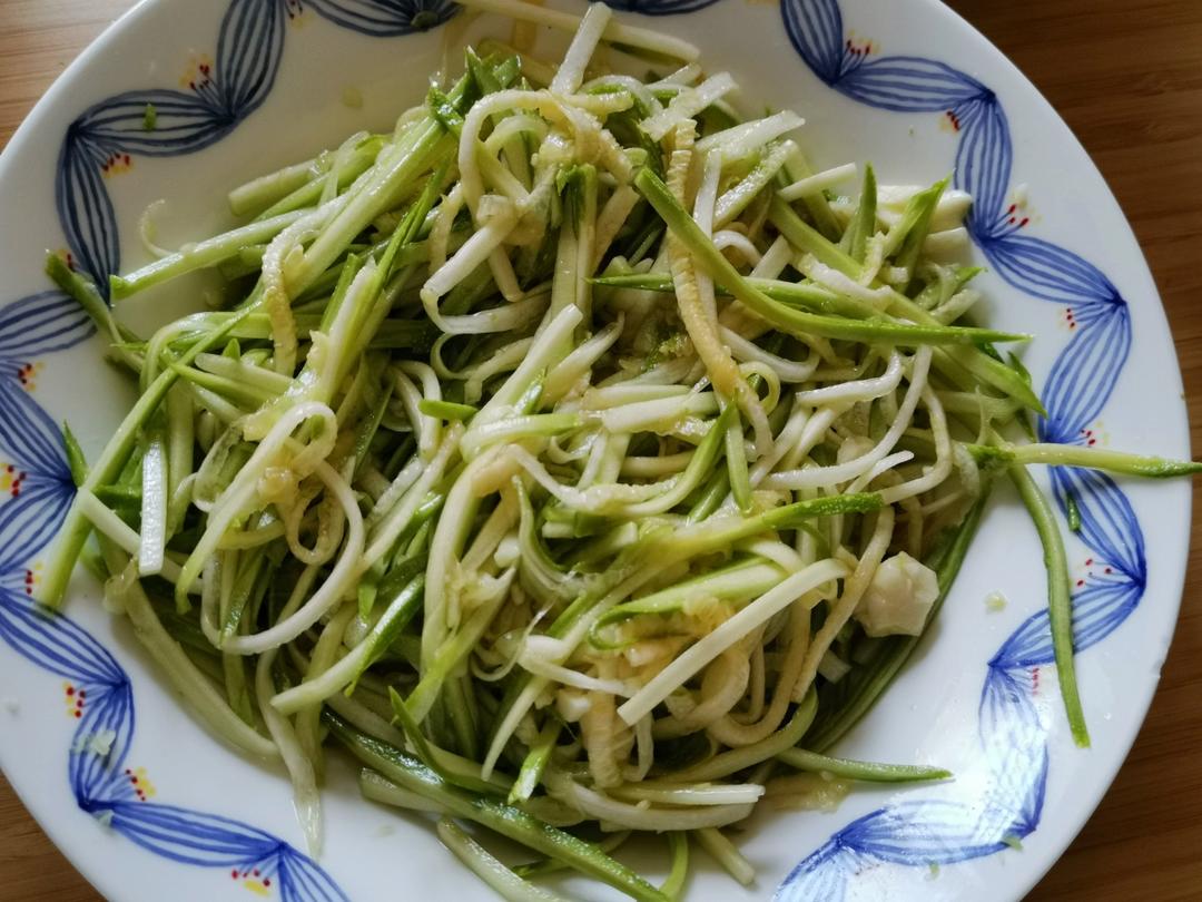 凉拌西葫芦