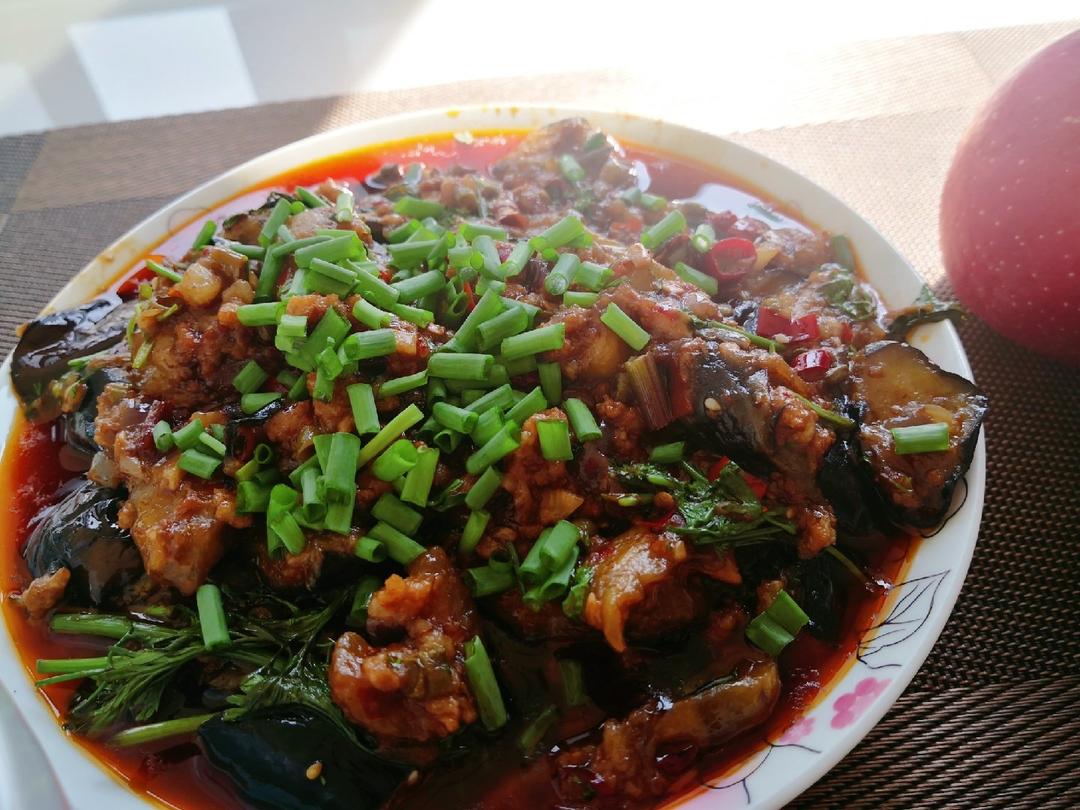 厨师长教你：“肉末烧茄子”的家常做法，口感软糯适合下饭，收藏