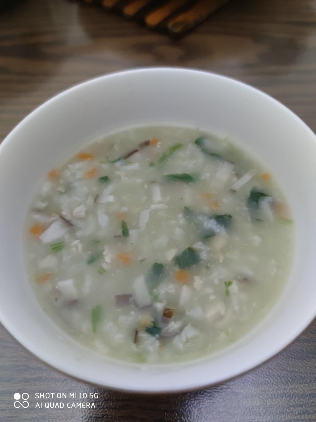 香菇鸡肉胡萝卜青菜粥