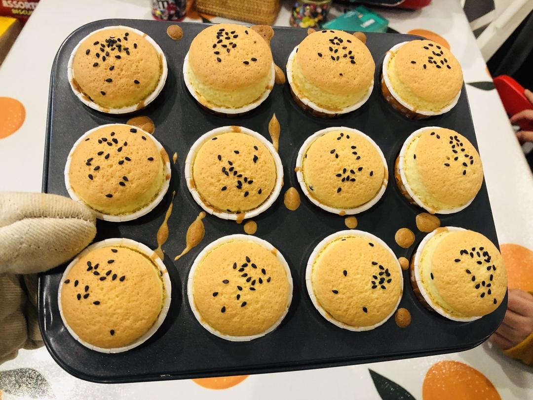 软绵绵戚风纸杯蛋糕