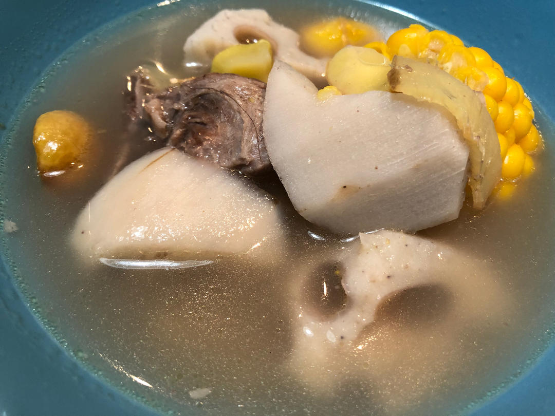 骨头汤好喝的秘密——龙骨莲藕板栗汤