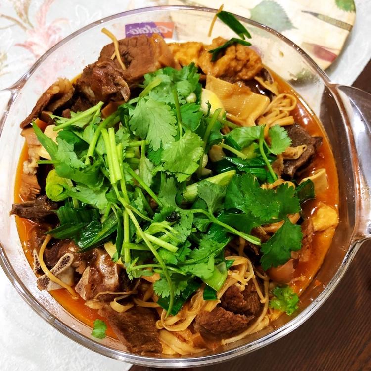 堂妈教你做红汤羊蝎子火锅