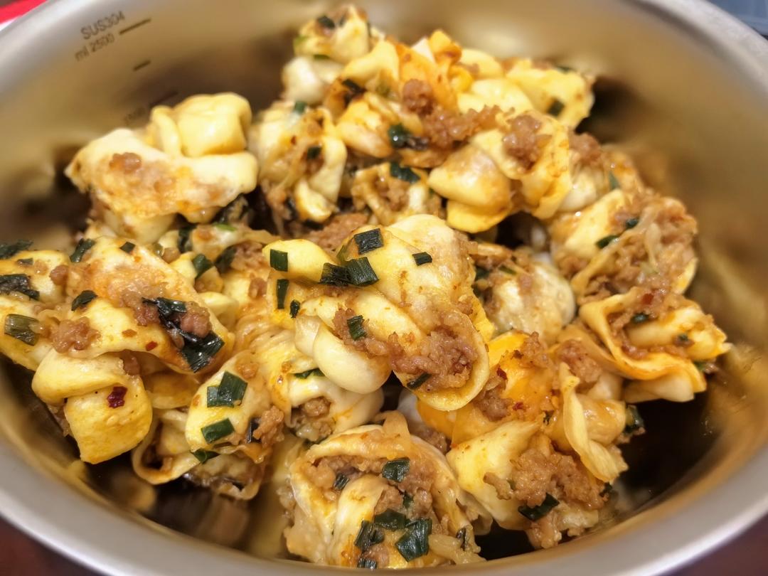 葱香肉花卷