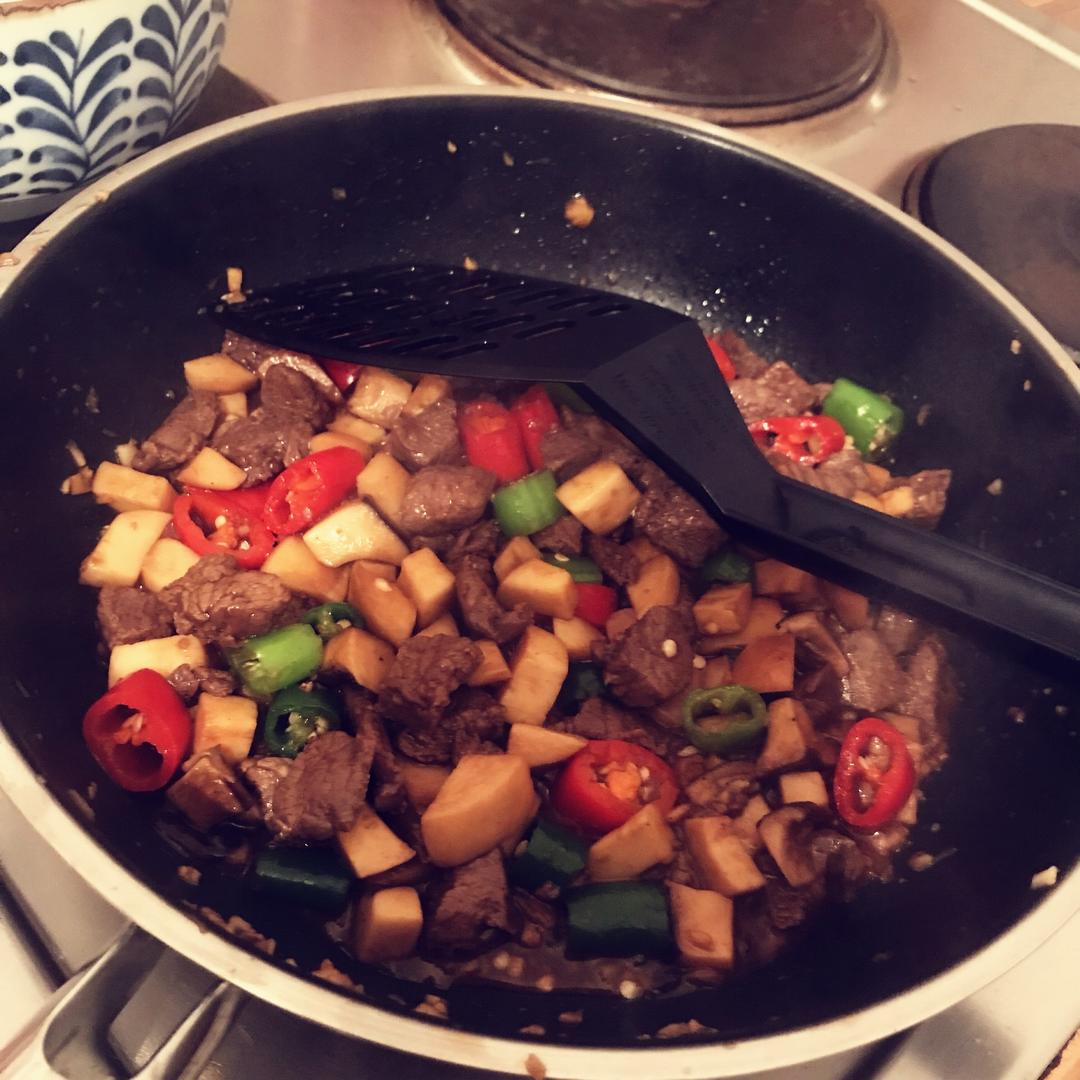 黑椒杏鲍菇牛肉粒