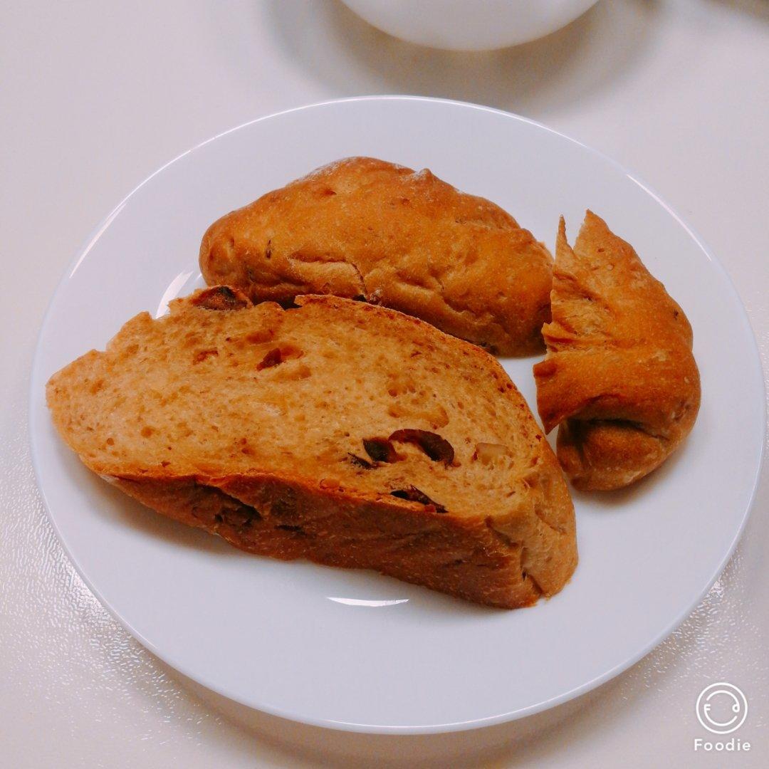 核桃红枣软欧面包