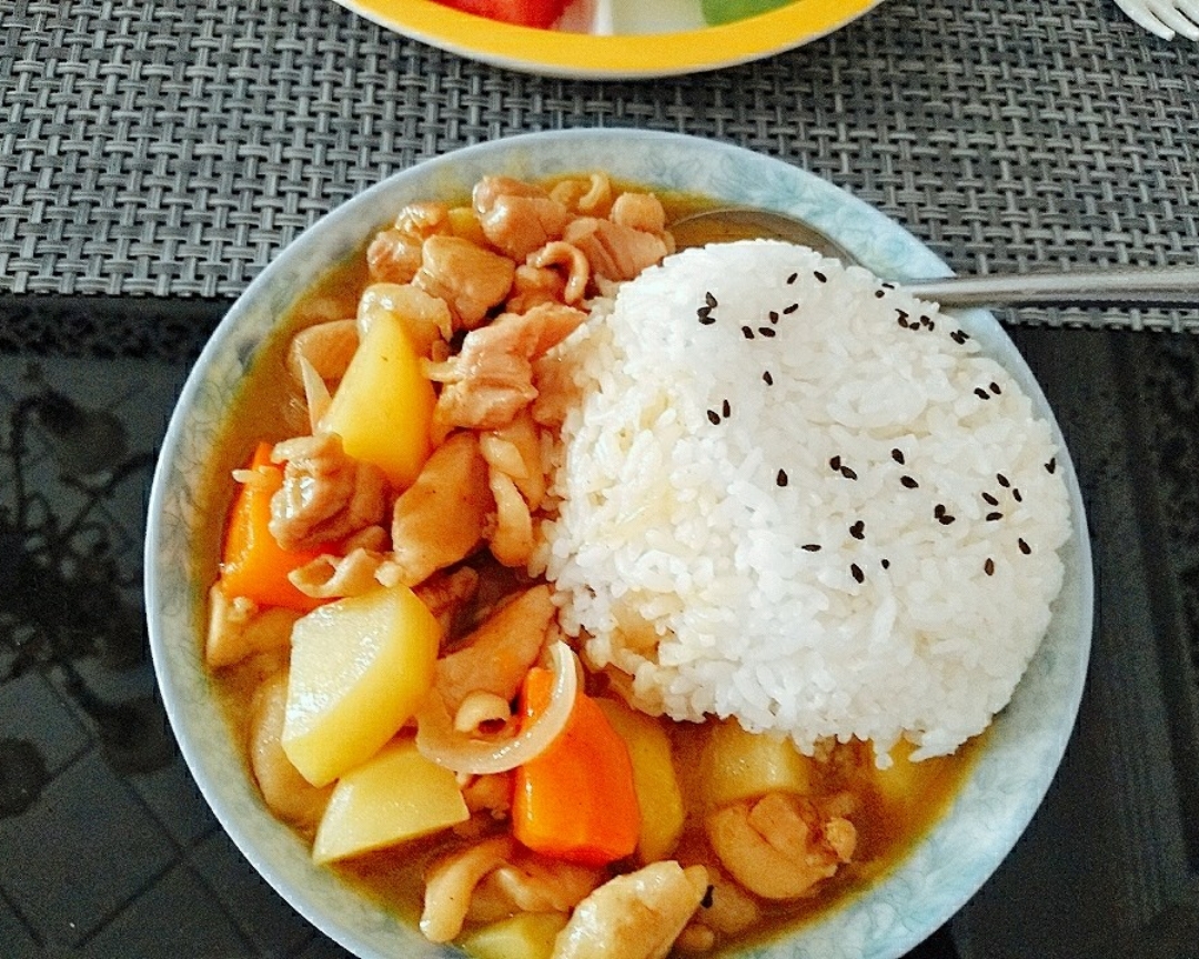 咖喱鸡米饭的做法